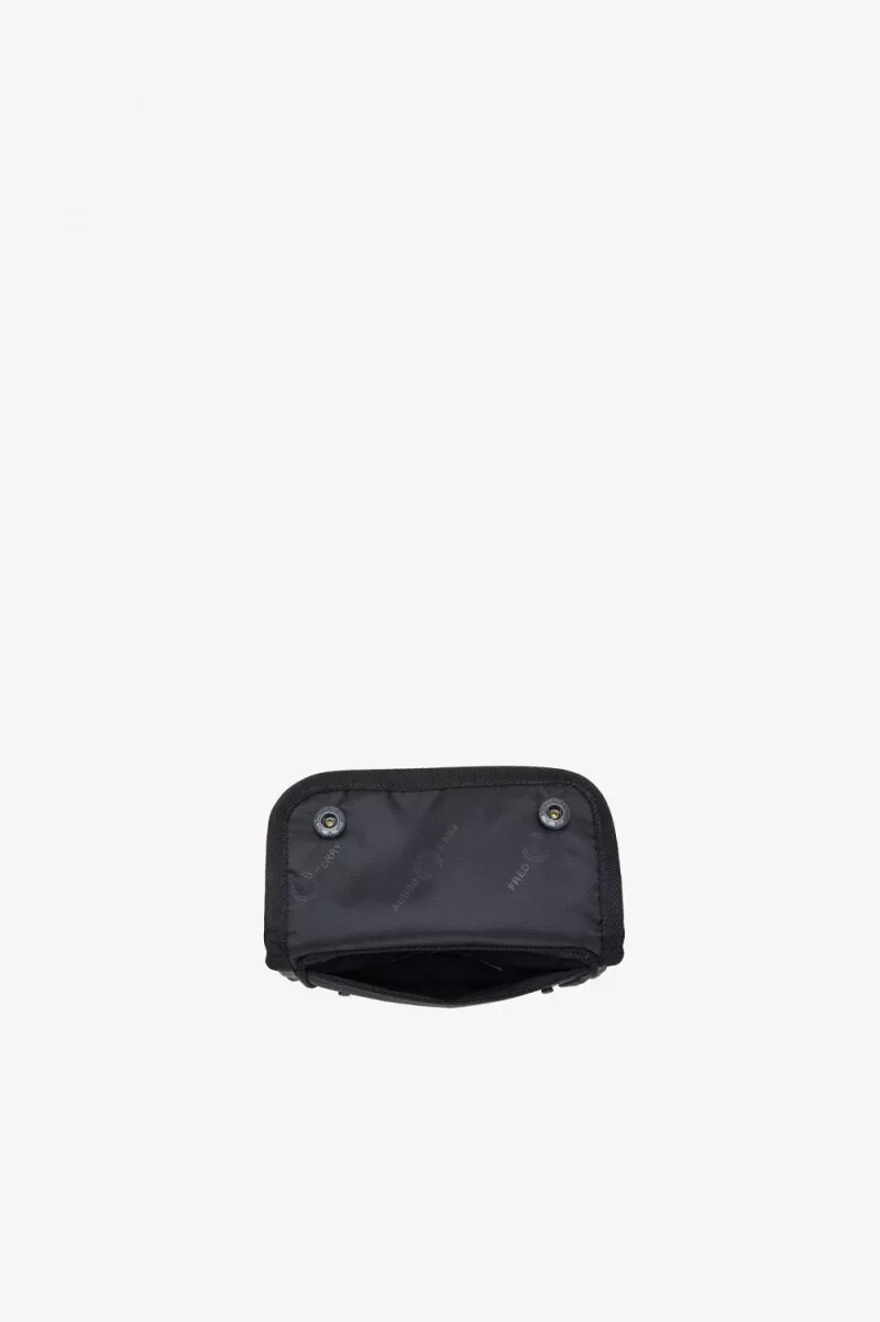 bolsos negros para hombre de la marca fred perry