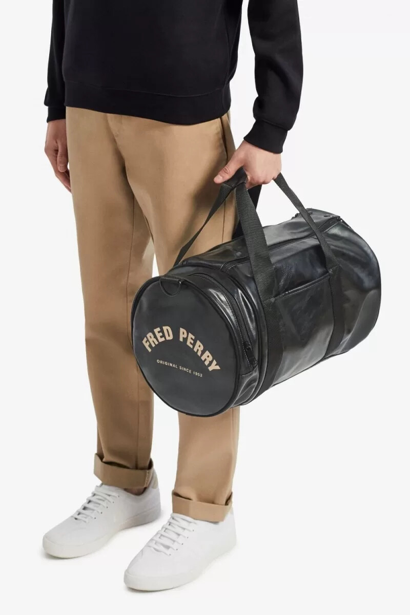 bolso fred perry tonal pu barrel para mujer color negro