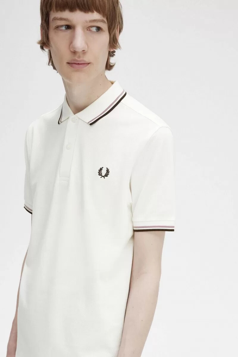 camisa fred perry m3600 para hombre color blanco nieve rosa intenso y tabaco quemado