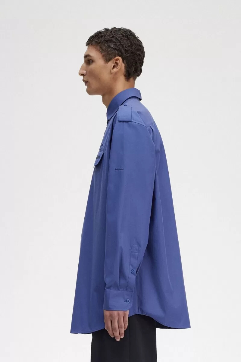 camisa utilitaria extragrande fred perry para hombre en azul real