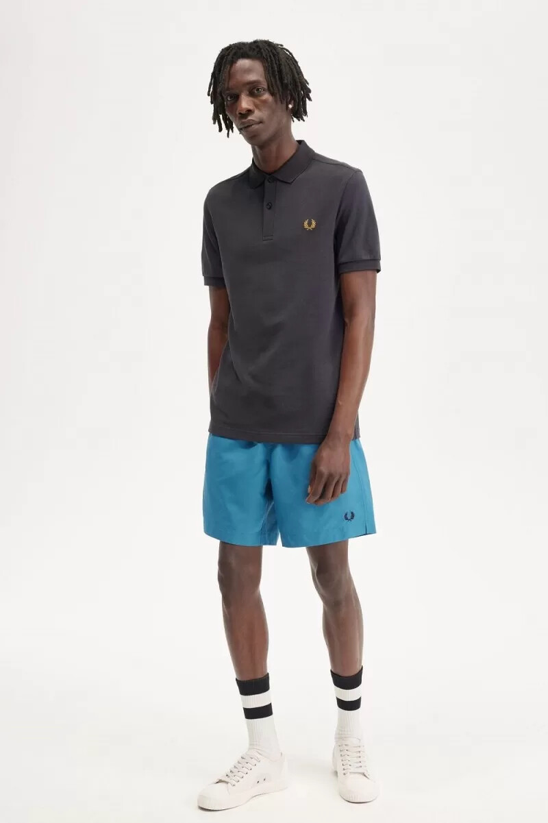camisa fred perry m6000 para hombre color gris ancla y café oscuro