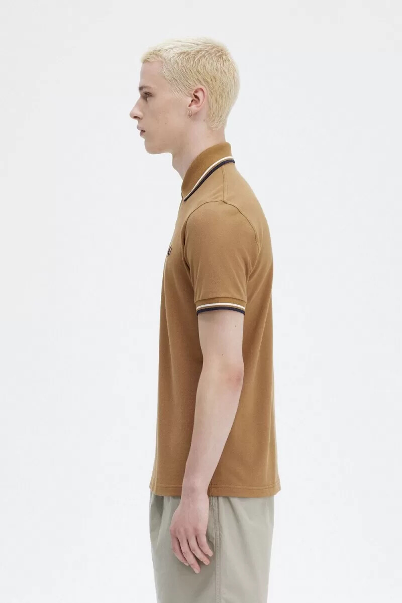 camisa fred perry m12 para hombre color café oscuro beige y azul marino
