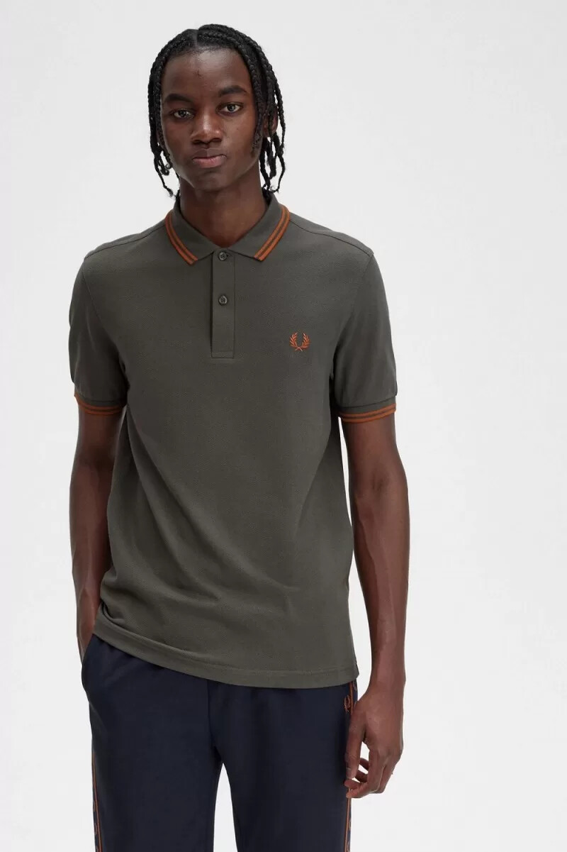 camisa fred perry m3600 para hombre color verde campo y marrón