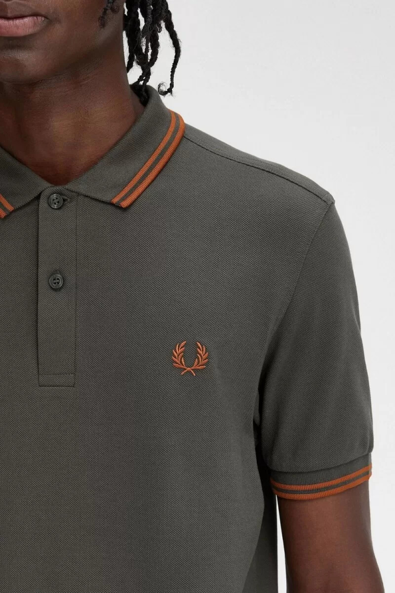 camisa fred perry m3600 para hombre color verde campo y marrón