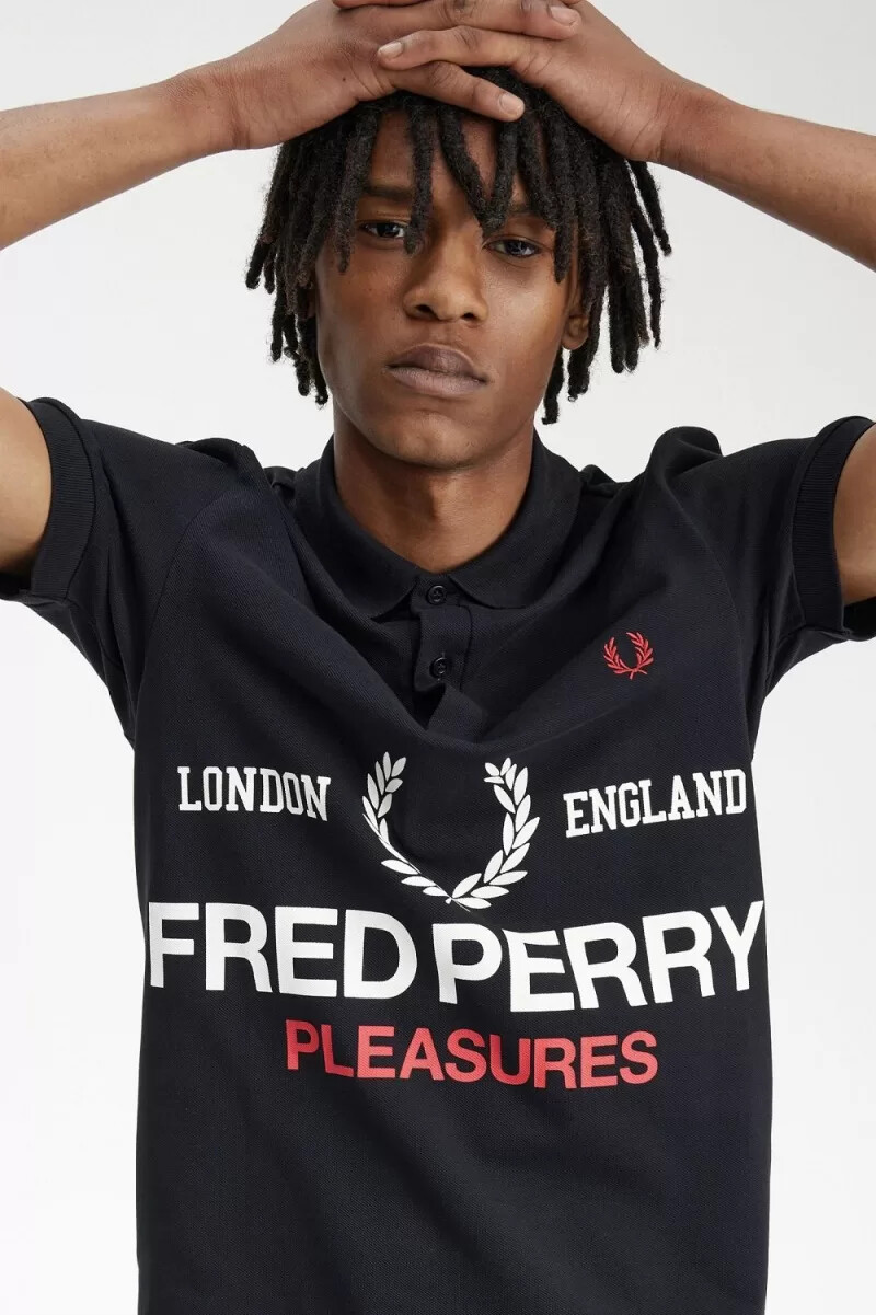 camisa negra con el logotipo de fred perry para hombre