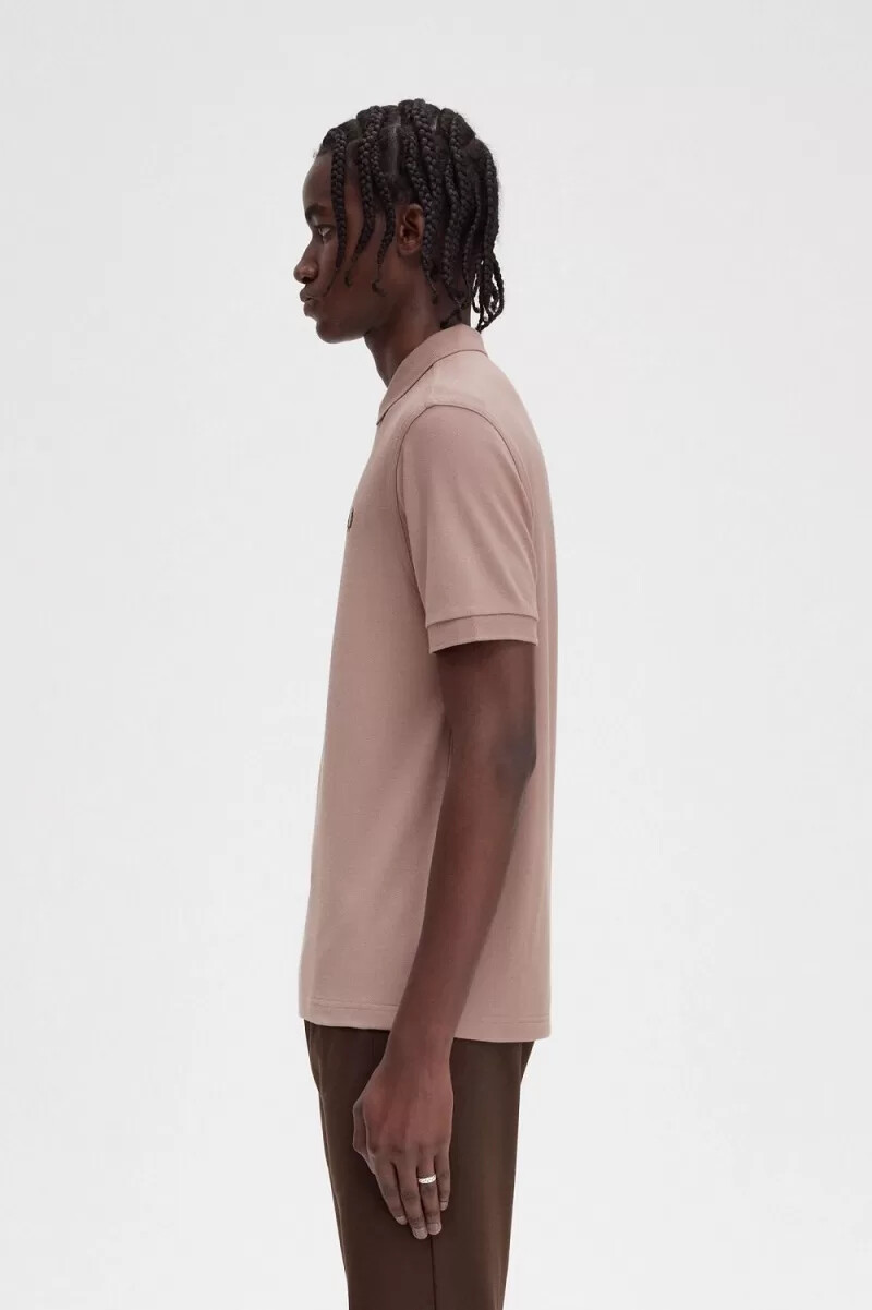 camisa fred perry m6000 para hombre color rosa oscuro y tabaco quemado