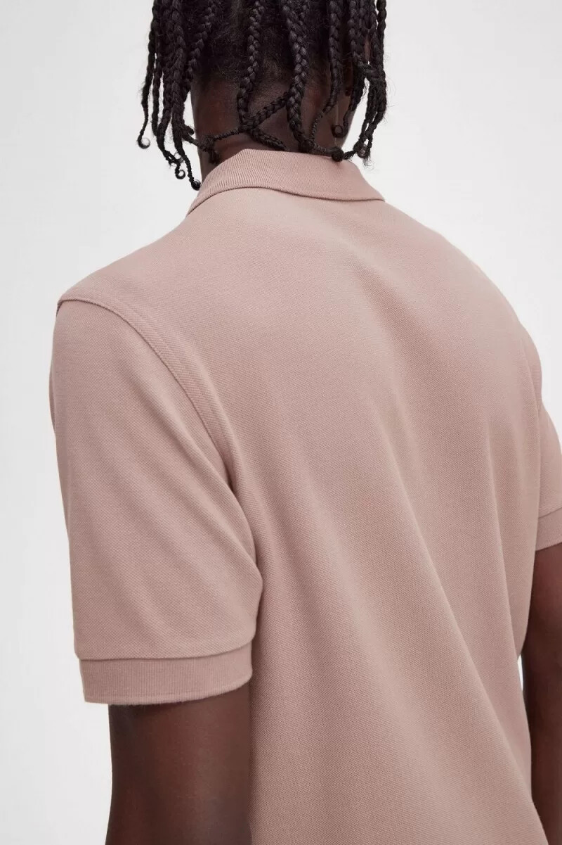 camisa fred perry m6000 para hombre color rosa oscuro y tabaco quemado