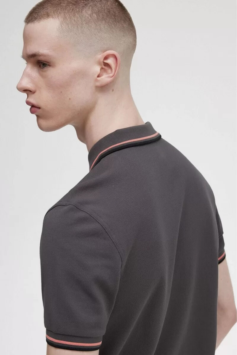 camisa fred perry m3600 para hombre color gris plomo coral y negro intenso
