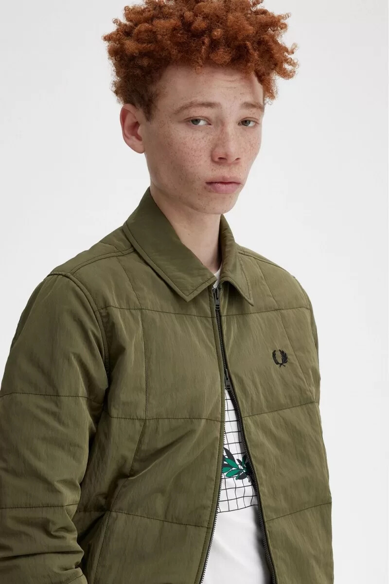 camisa acolchada fred perry para hombre color verde uniforme