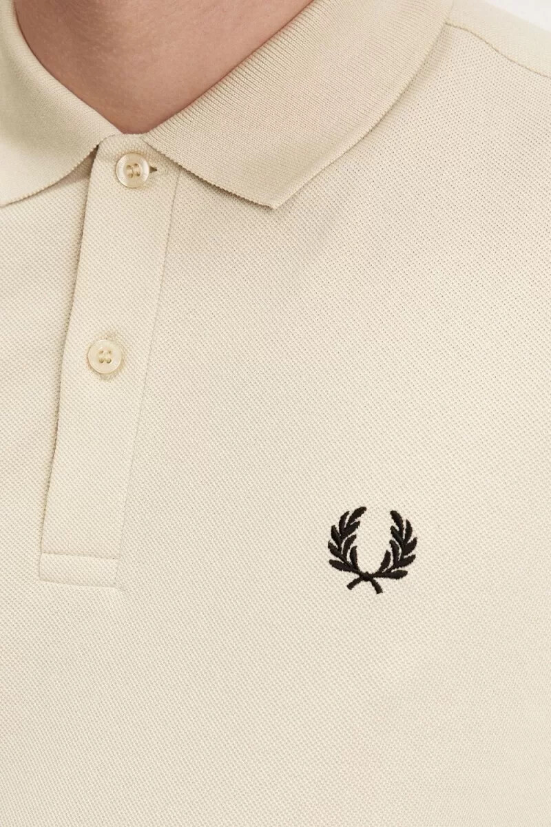 camisa fred perry m6000 para hombre color avena y negro