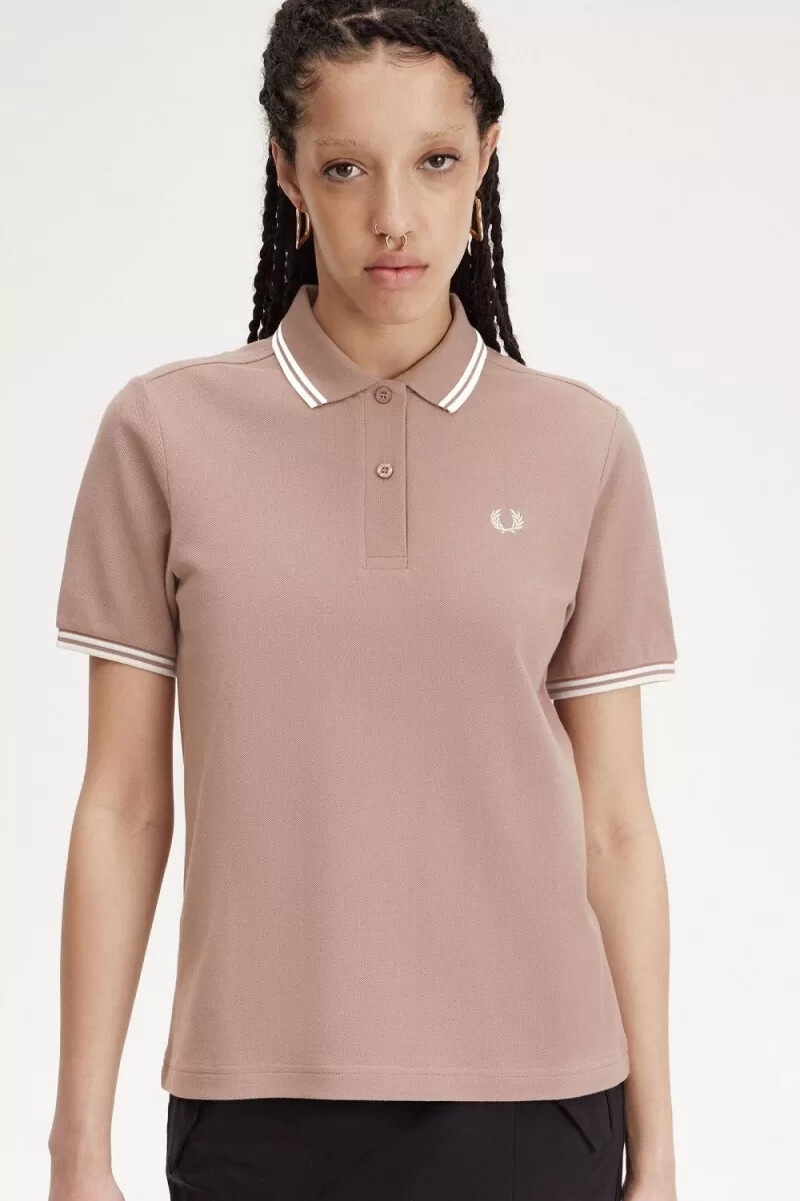 camisa fred perry g3600 para mujer color rosa oscuro y beige