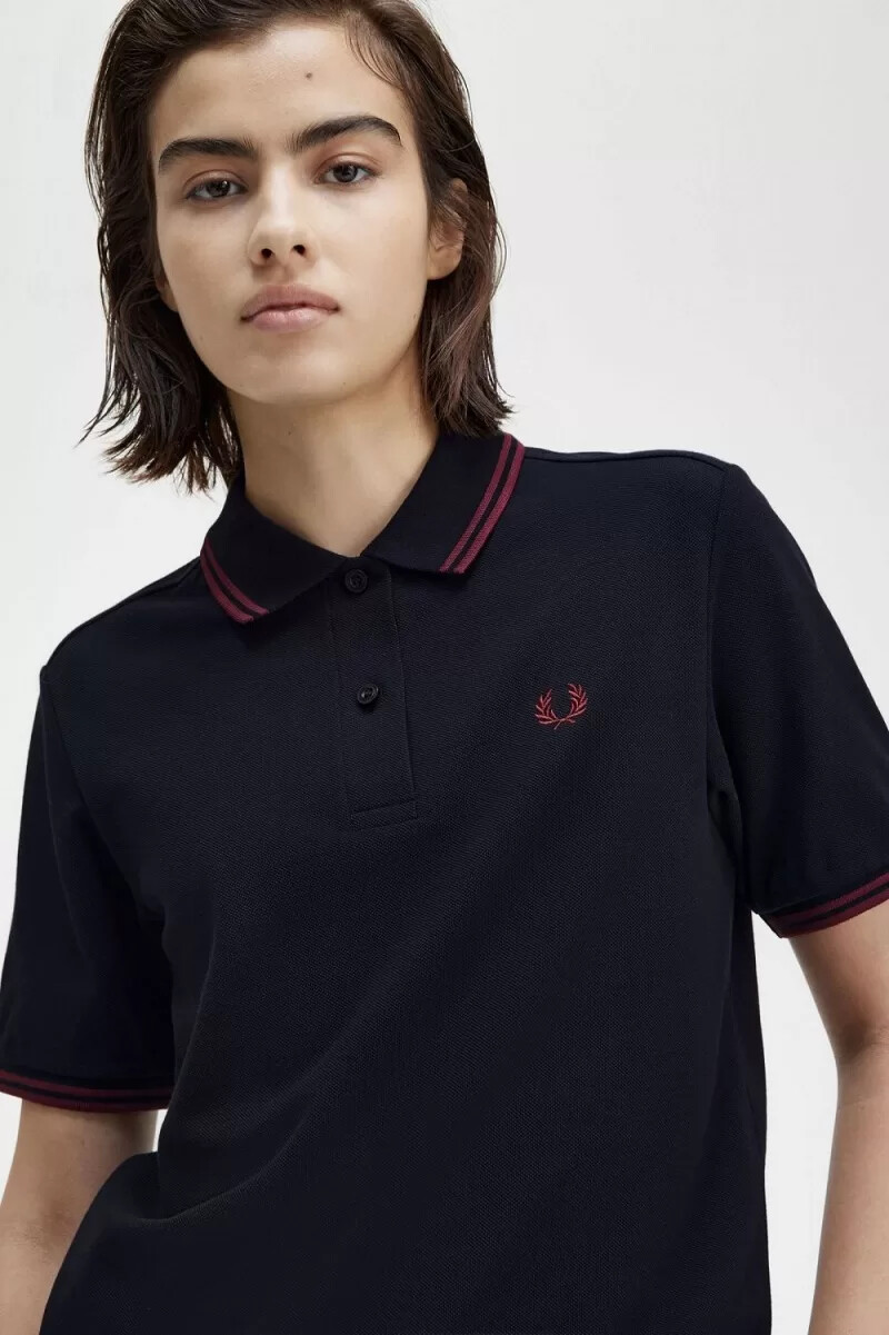 camisa fred perry g3600 para mujer color azul marino color sangre de buey