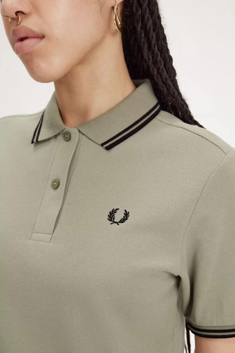 camisa fred perry g3600 para mujer gris cálido y negro