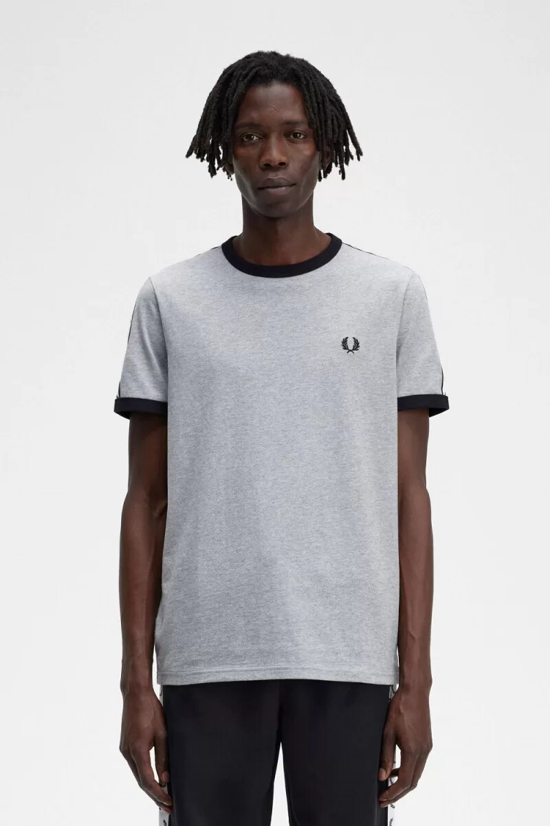 camiseta fred perry con ribetes en gris para hombre