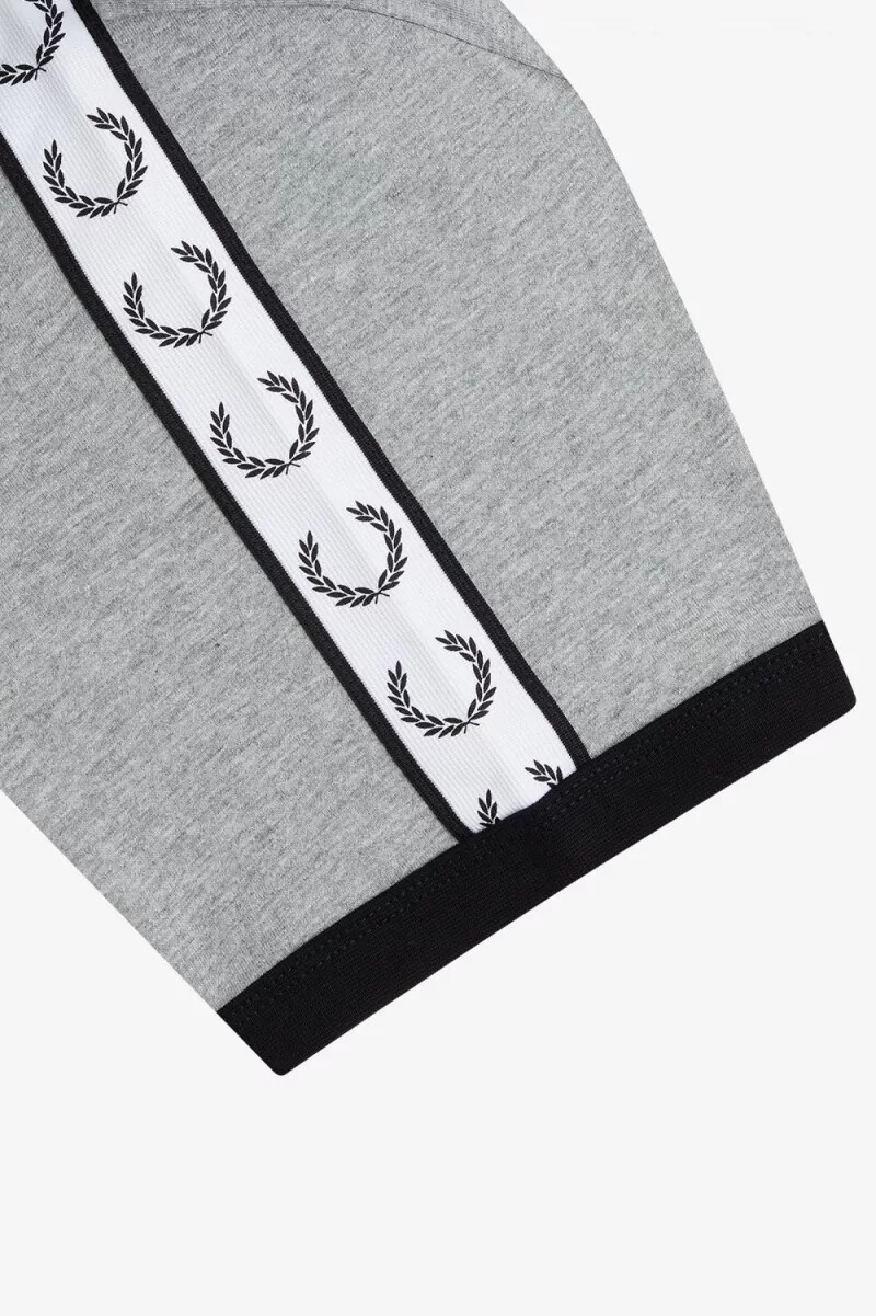 camiseta fred perry con ribetes en gris para hombre
