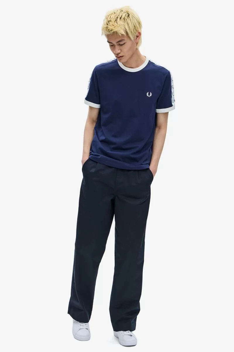camiseta fred perry con ribetes y cinta para hombre en azul carbón