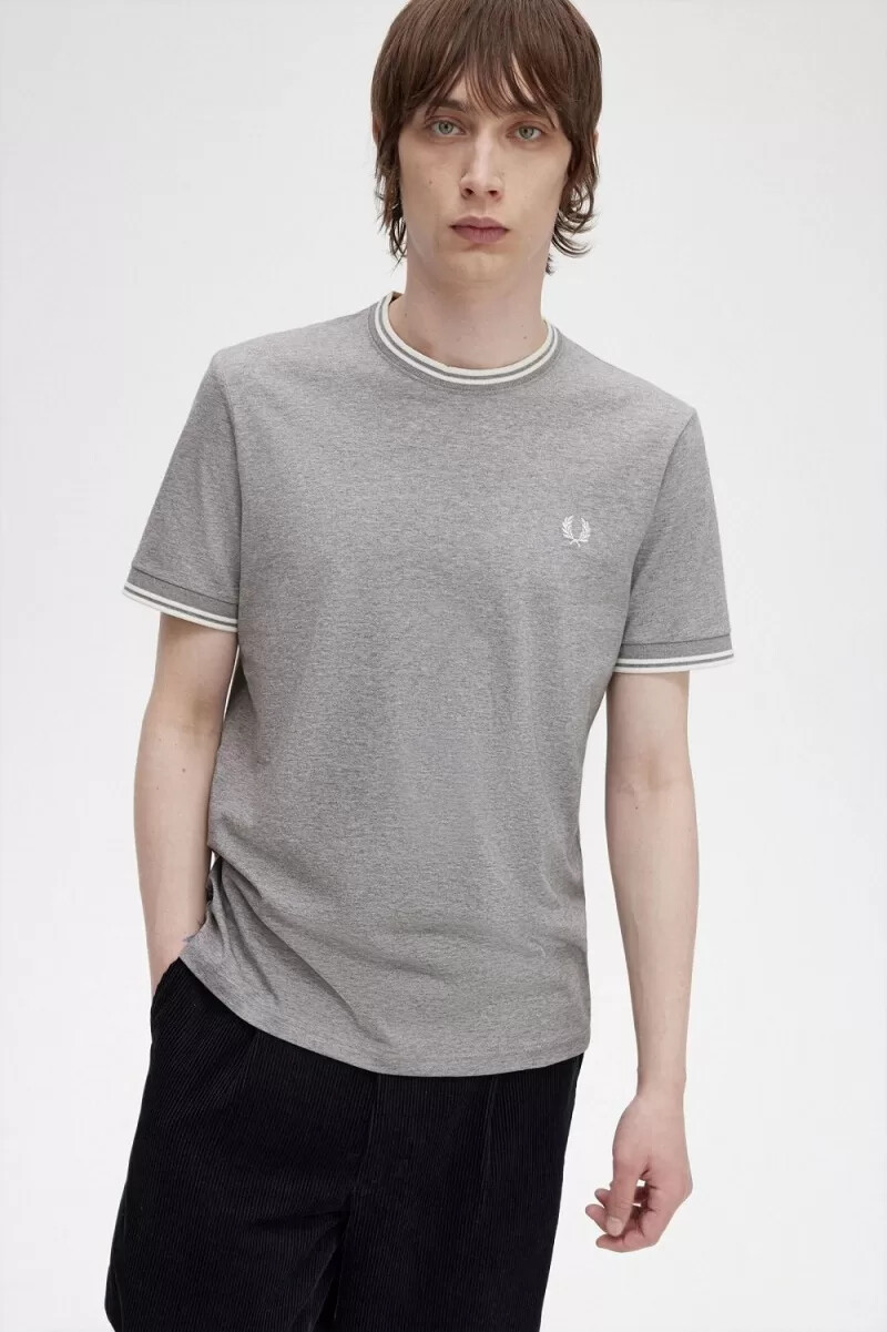 camiseta fred perry twin tipped para hombre gris