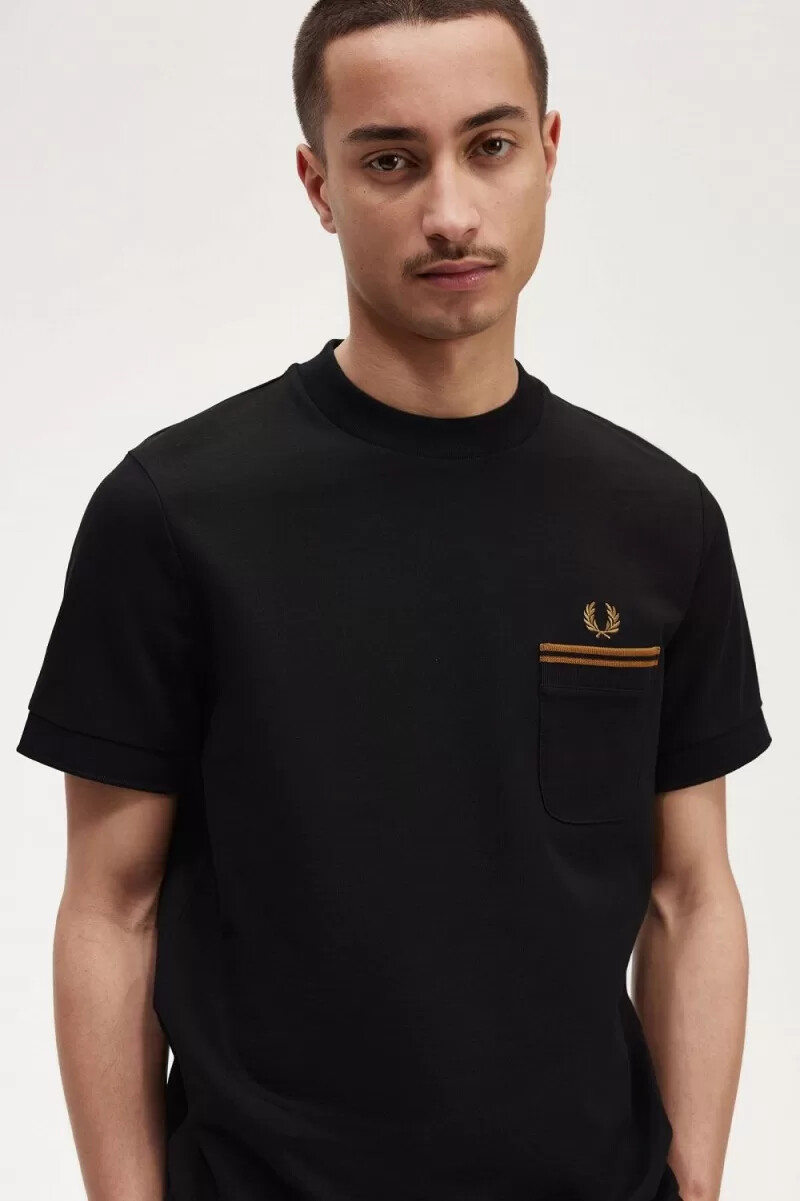 camiseta fred perry con bolsillo doble con ribete negro para hombre
