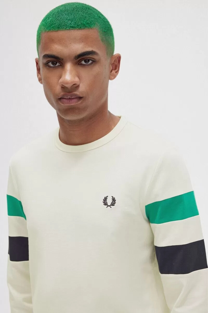 camiseta de manga larga con paneles de fred perry para hombre en beige