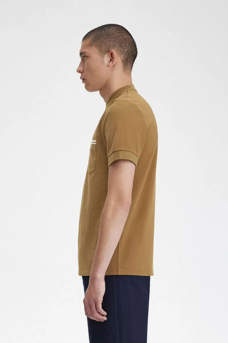 camiseta fred perry loopback jersey pocket para hombre color marrón
