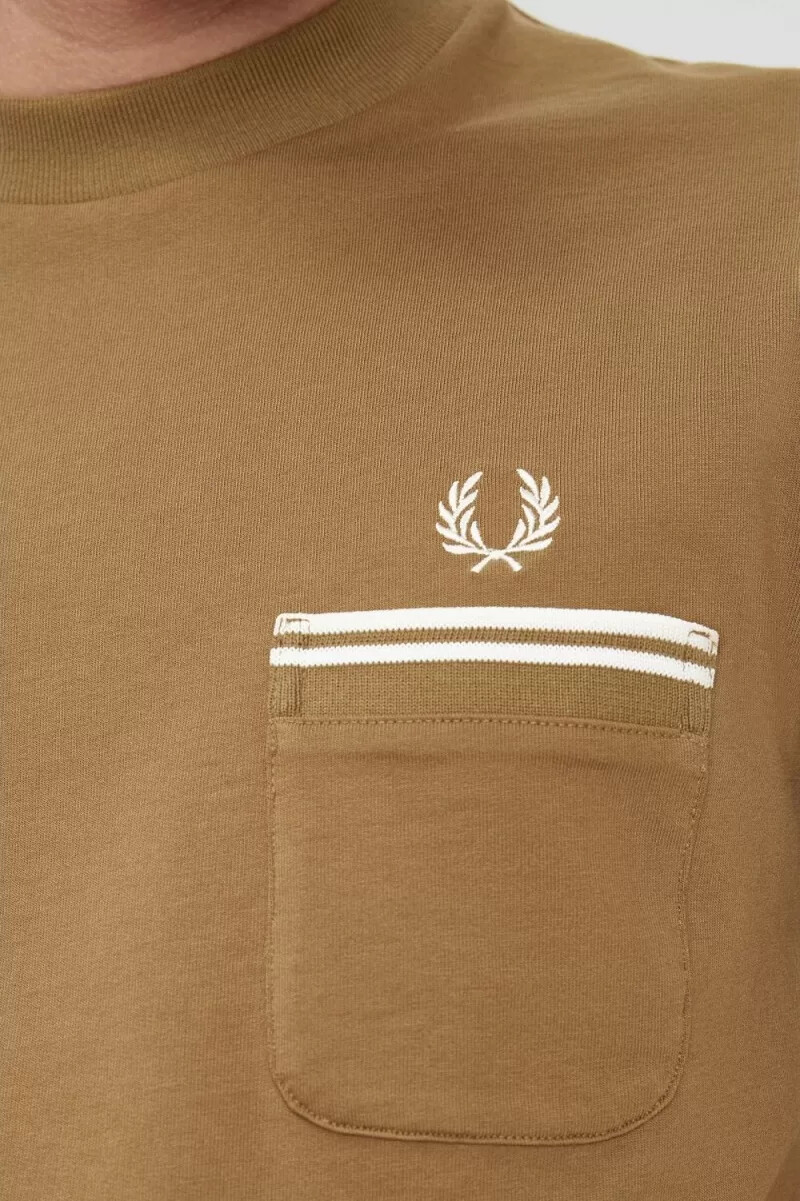 camiseta fred perry loopback jersey pocket para hombre color marrón
