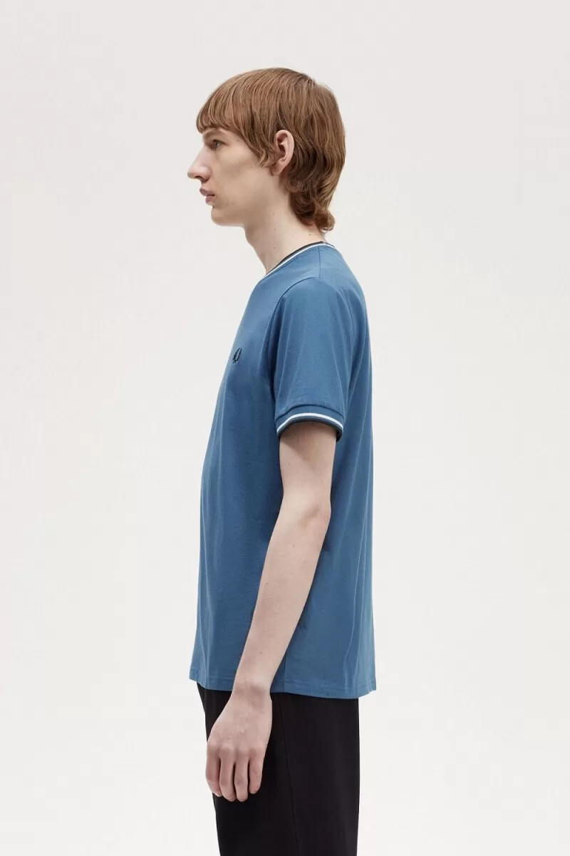 camiseta fred perry twin tipped para hombre azul medianoche