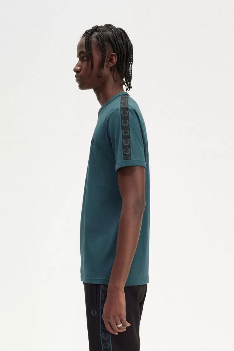 camiseta fred perry con ribetes y cinta en contraste para hombre azul petróleo y negro