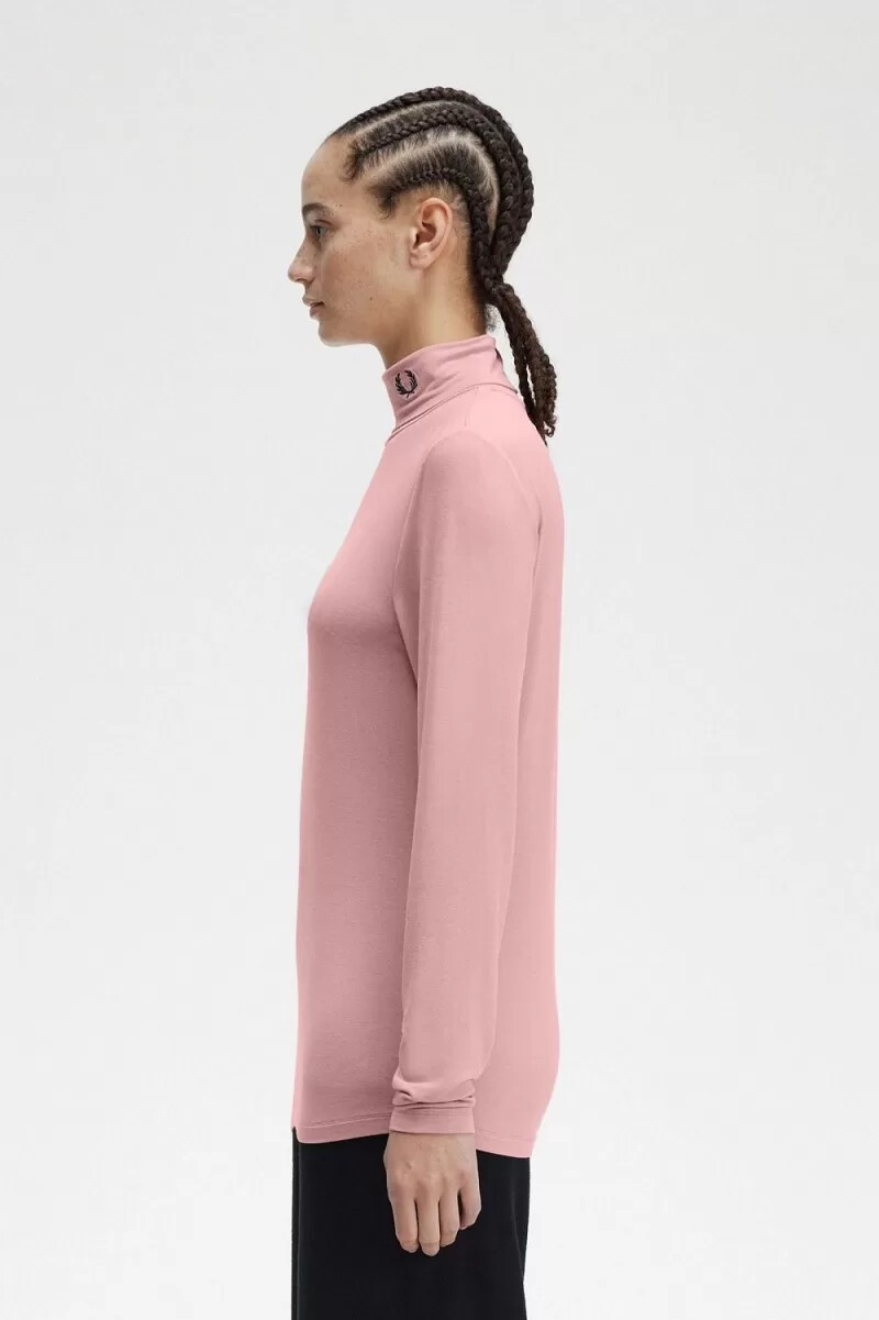 camiseta de cuello alto fred perry para mujer en rosa empolvado