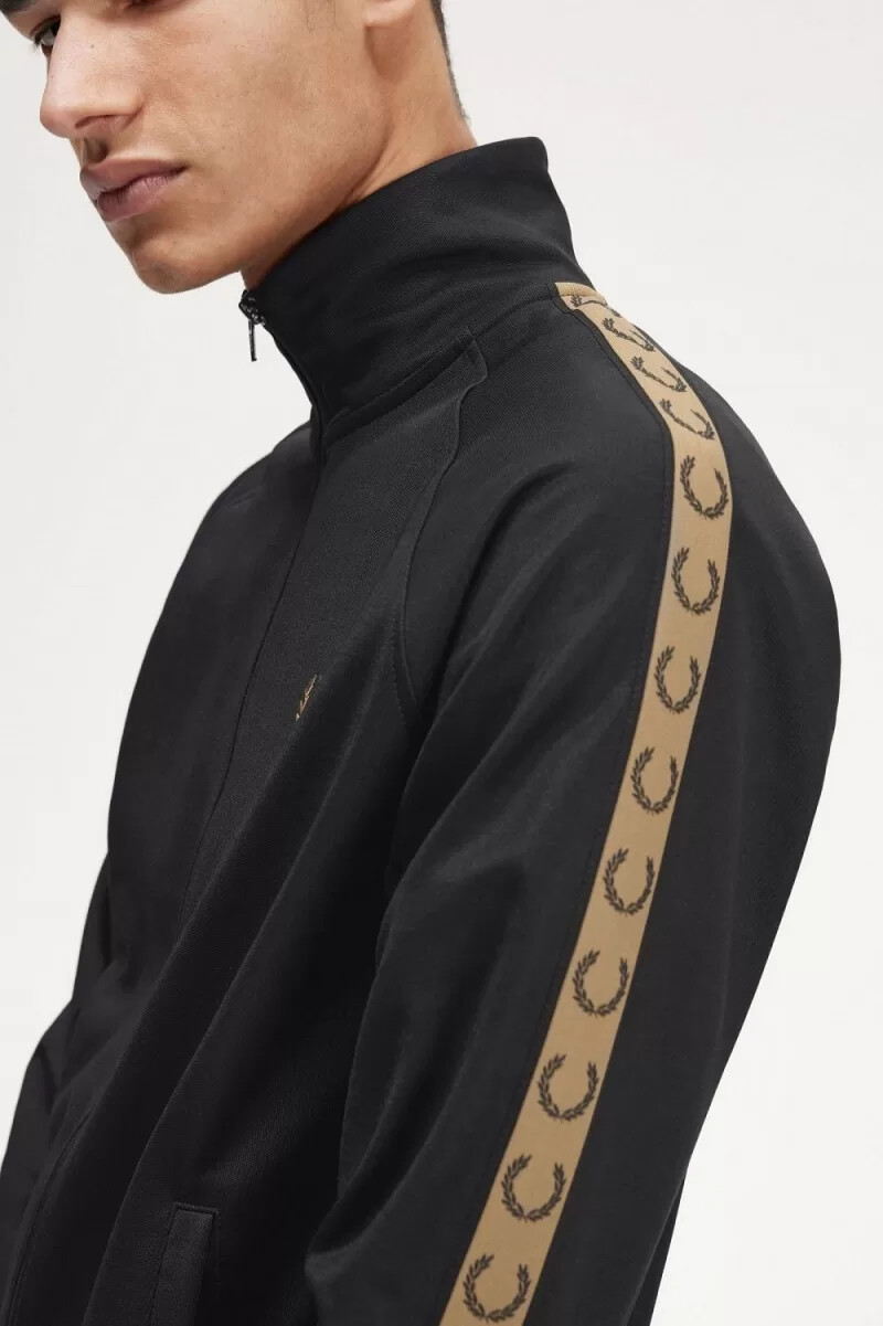 chaqueta deportiva fred perry con cinta en contraste para hombre color negro y marrón