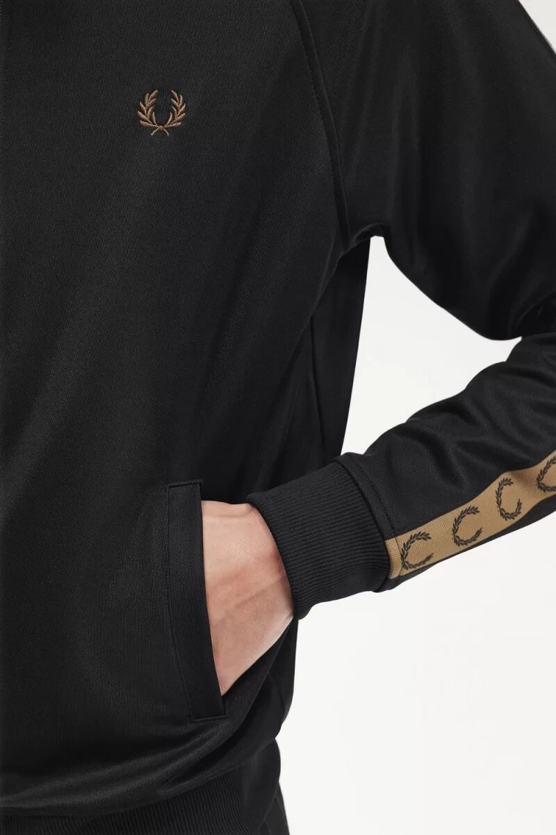 chaqueta deportiva fred perry con cinta en contraste para hombre color negro y marrón