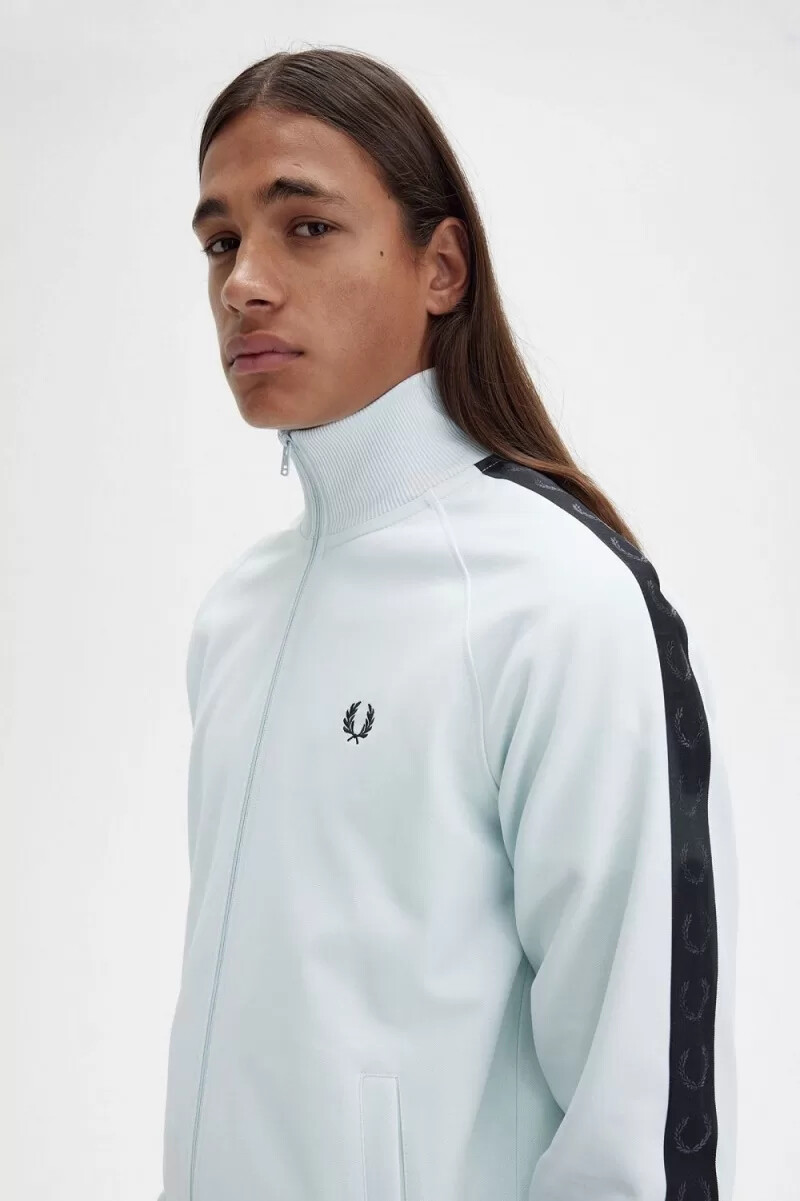 chaqueta deportiva fred perry con cinta tonal para hombre color negro aguamarina claro