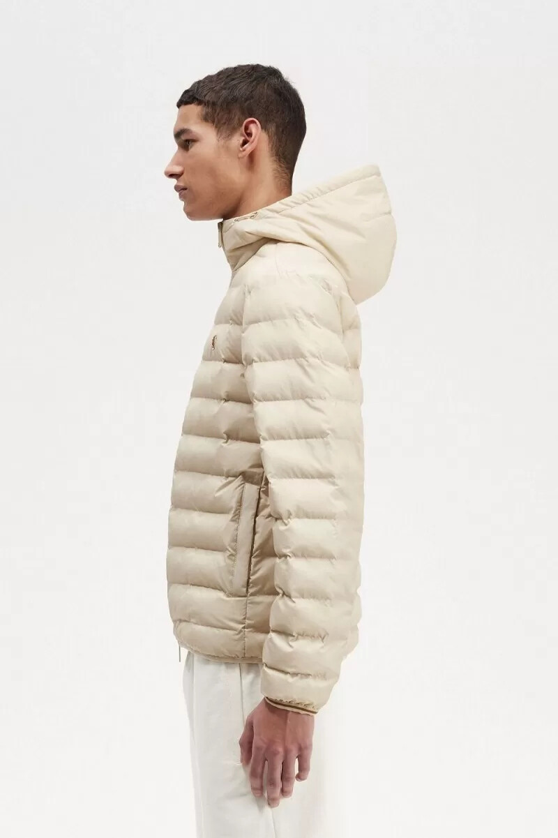 chaquetas con capucha y aislamiento fred perry para hombre color avena