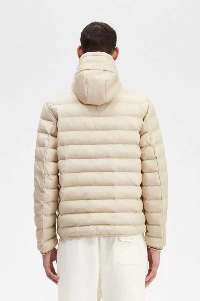 chaquetas con capucha y aislamiento fred perry para hombre color avena