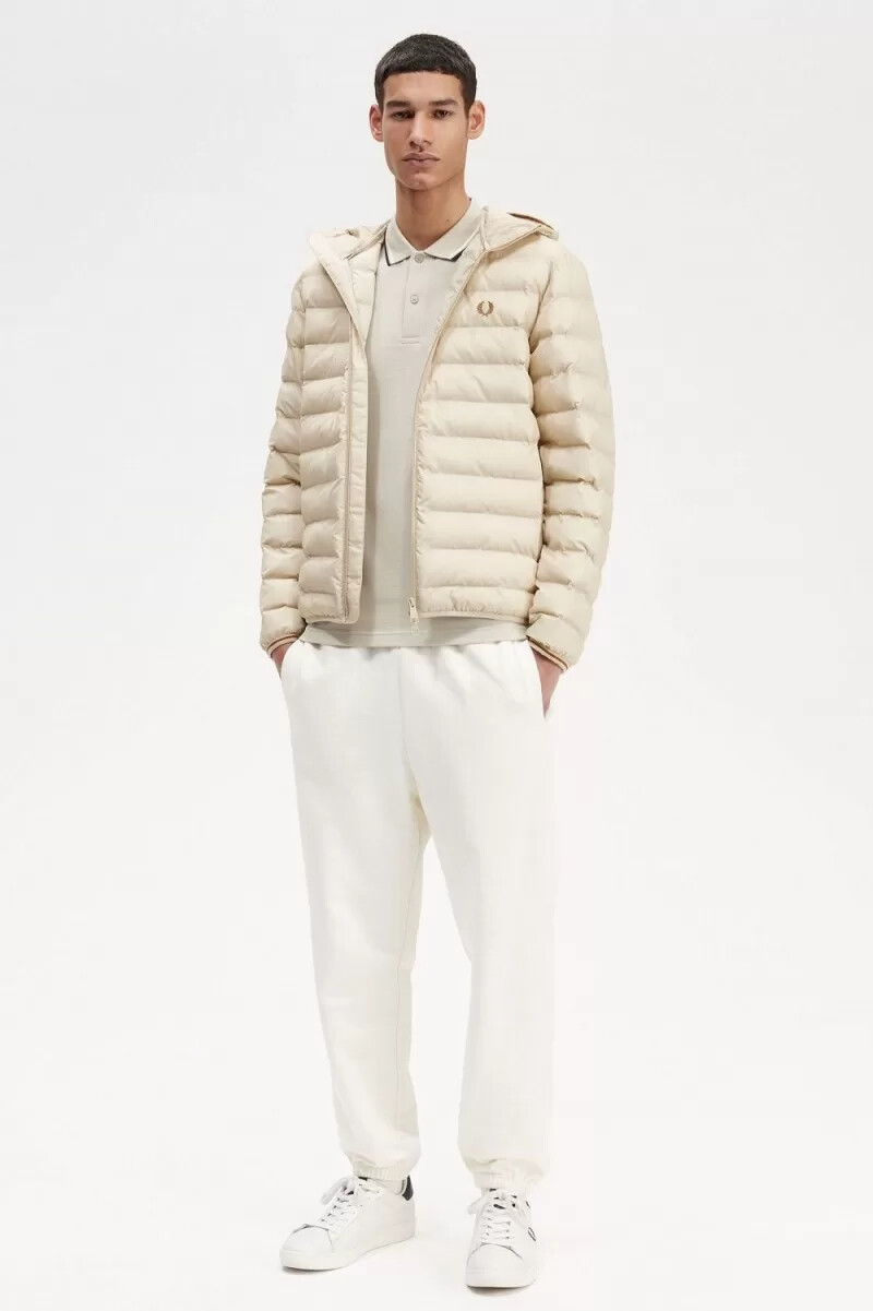 chaquetas con capucha y aislamiento fred perry para hombre color avena