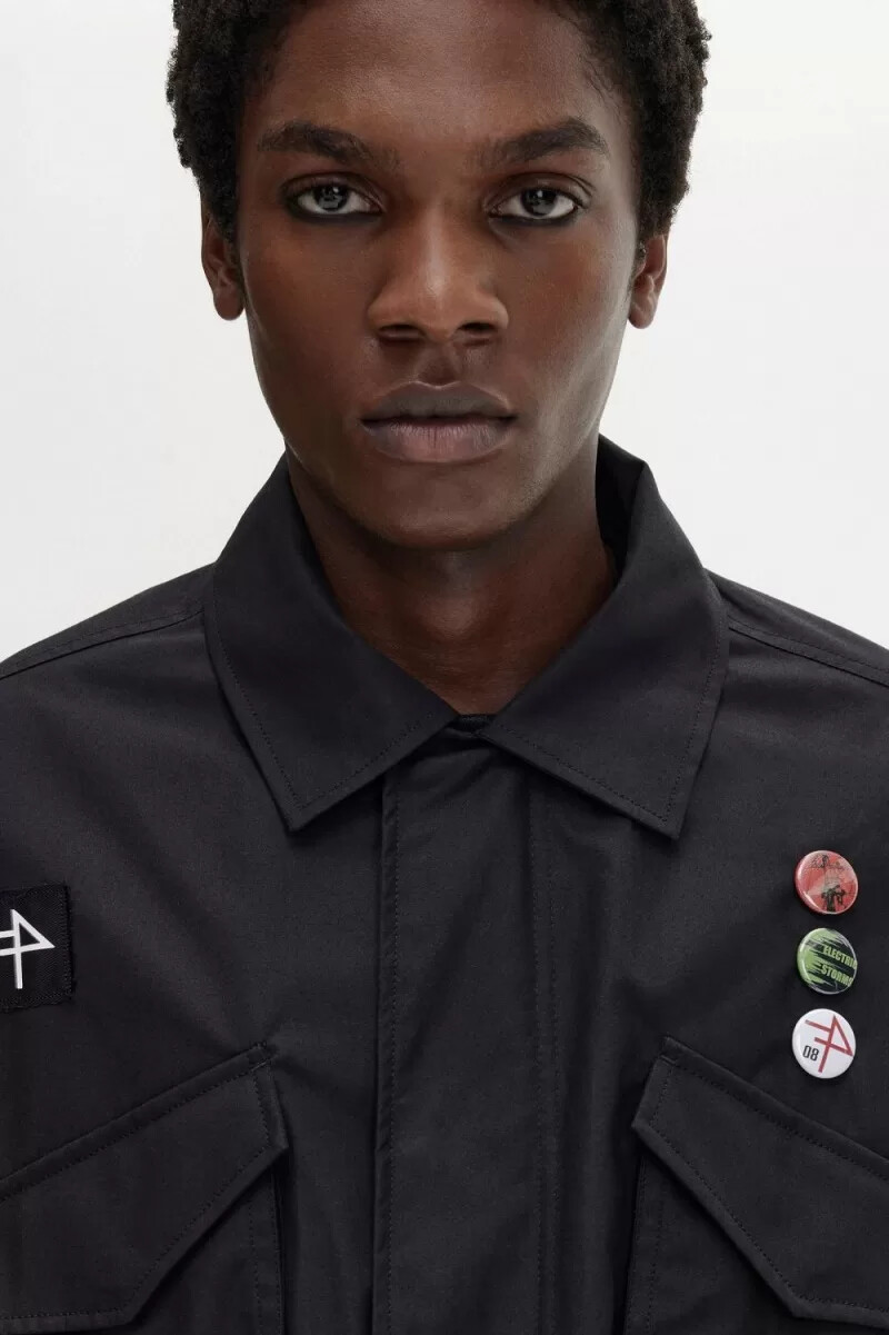 chaquetas utilitarias fred perry para hombre negras
