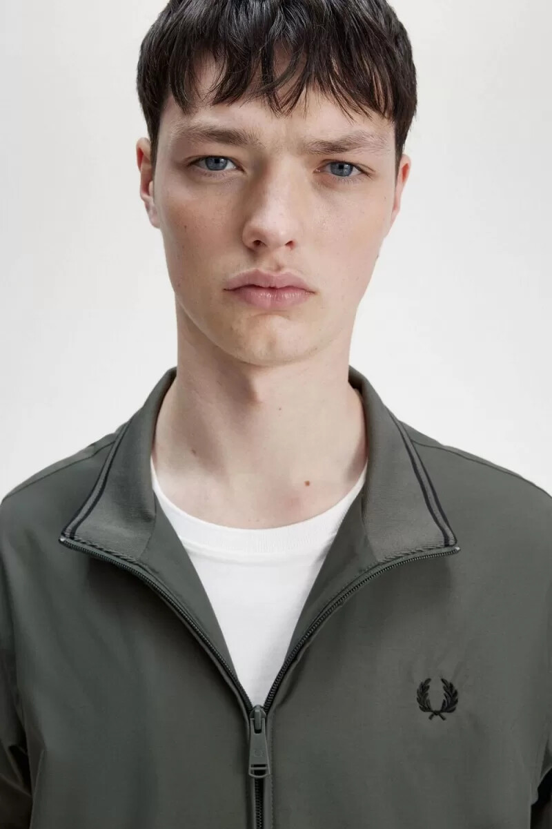 chaquetas fred perry brentham para hombre color verde campo