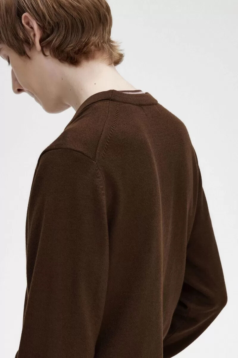 cárdigan clásico fred perry para hombre en color tabaco quemado