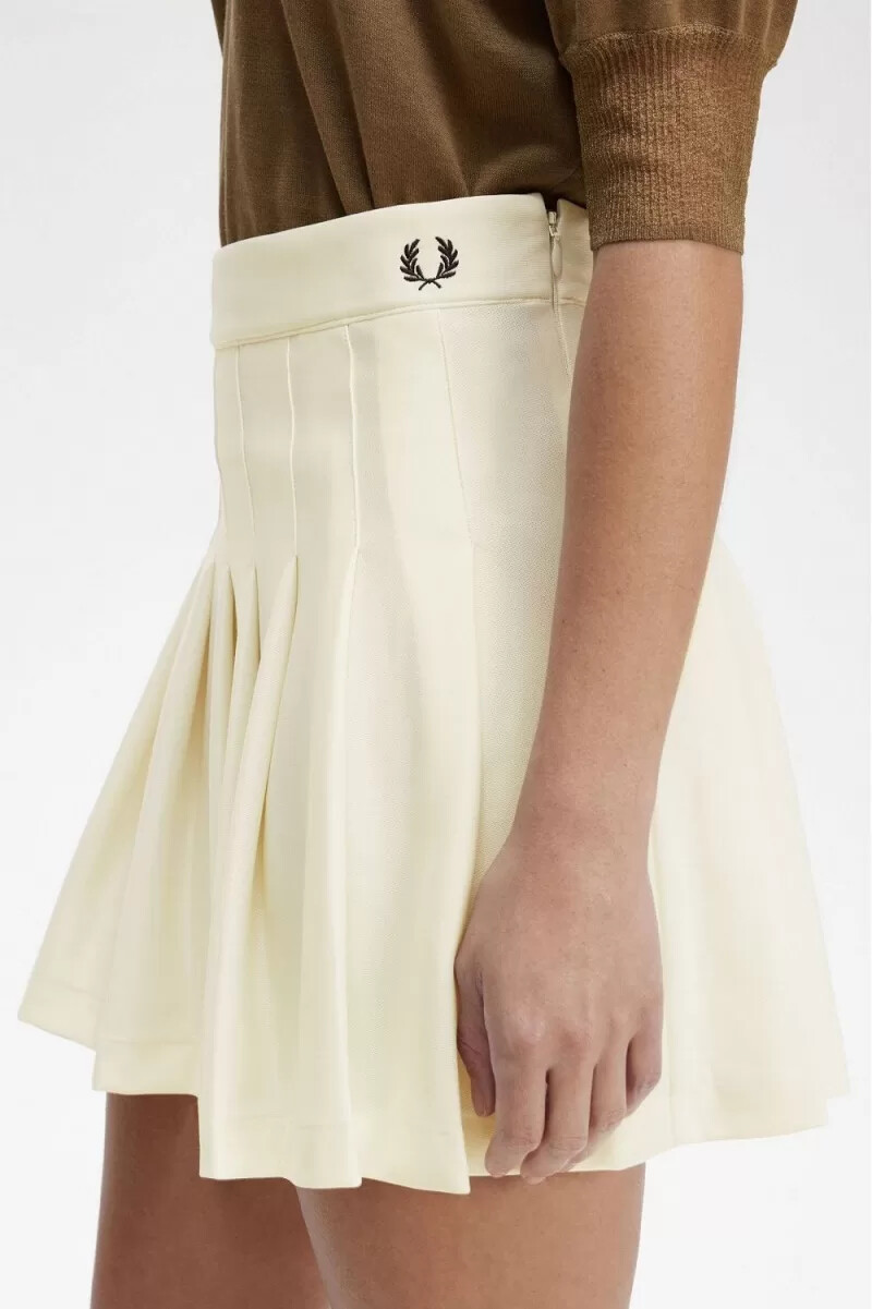faldas de tenis plisadas fred perry para mujer en beige