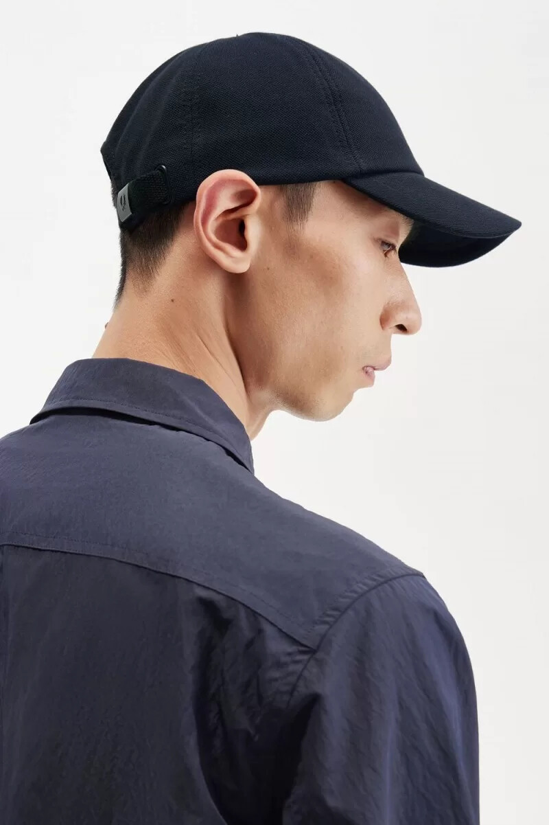 gorras clásicas de piqué fred perry para hombre color azul marino y marrón