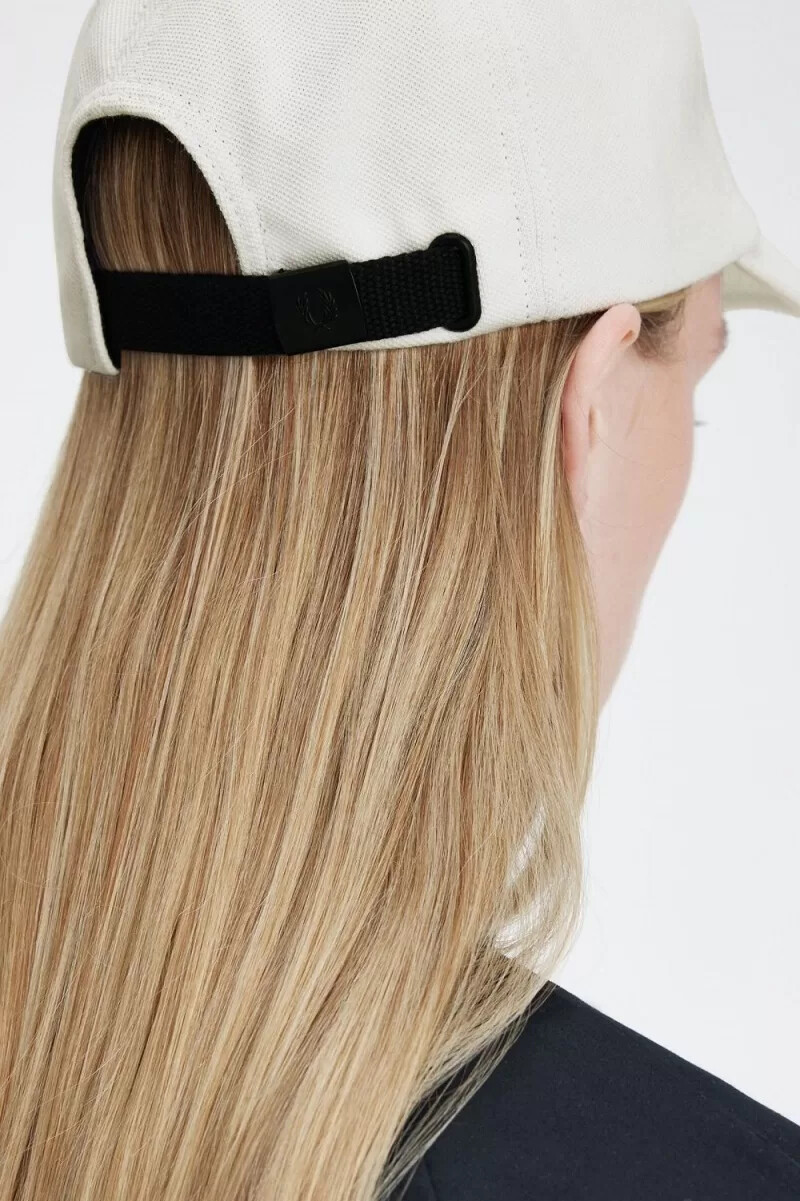 gorras clásicas de piqué fred perry para hombre color blanco nieve y verde