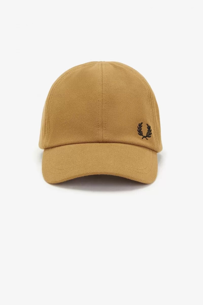 gorras clásicas de piqué fred perry para hombre color café oscuro y negro