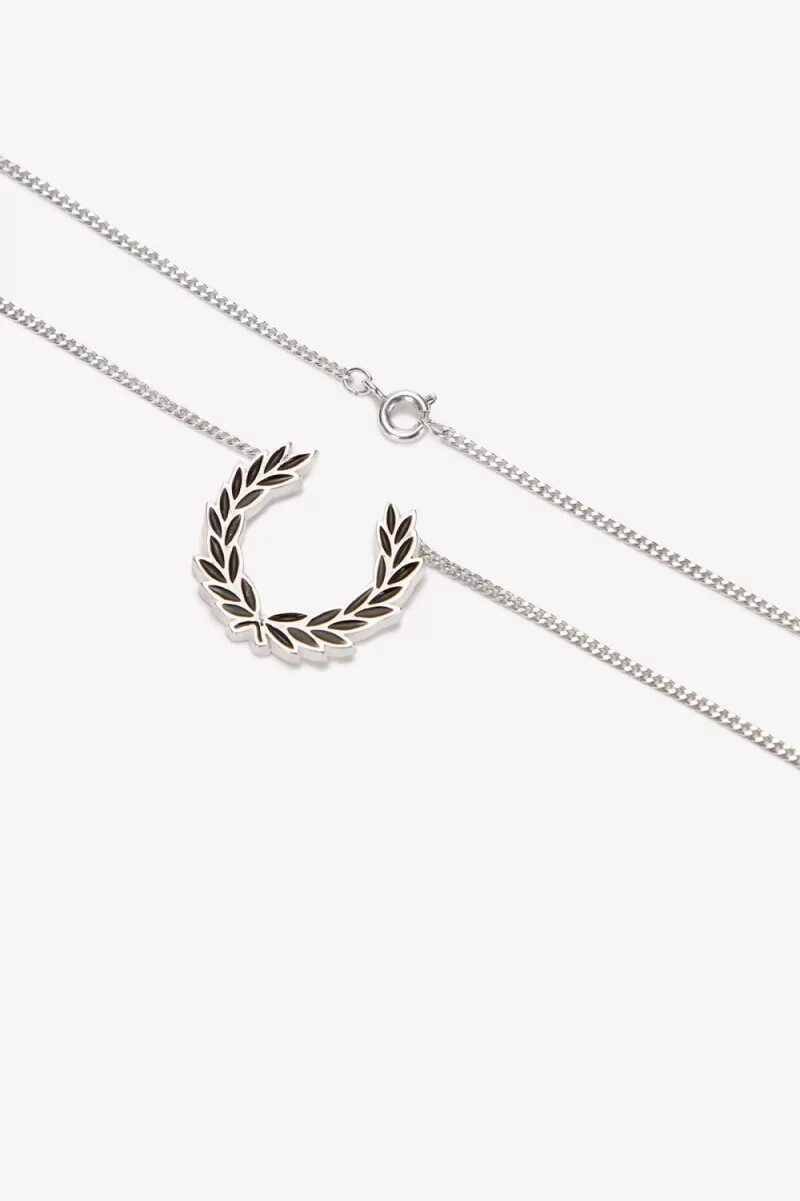 collar de corona de laurel fred perry joyería para hombre plata metalizada