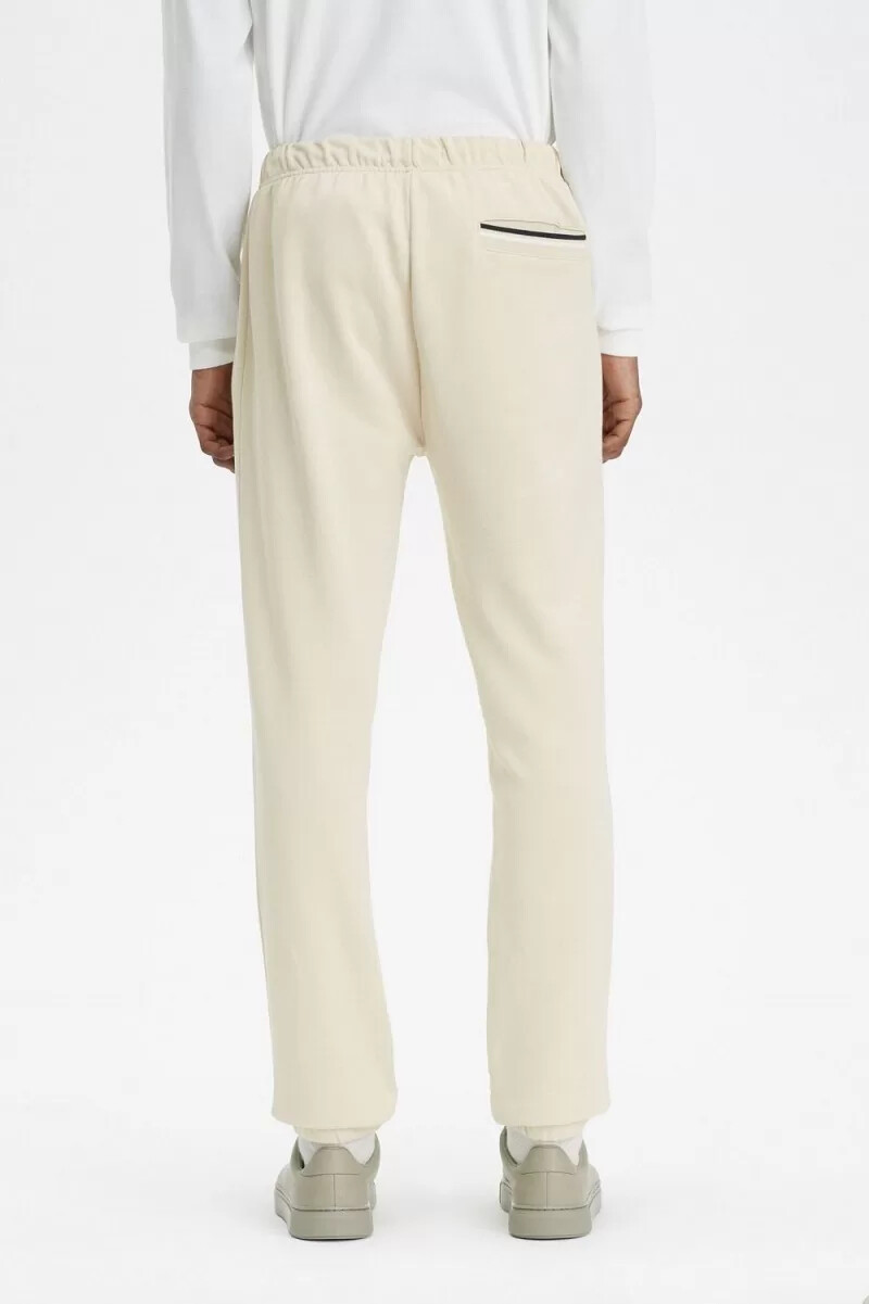 pantalones deportivos fred perry loopback para hombre color avena y negro