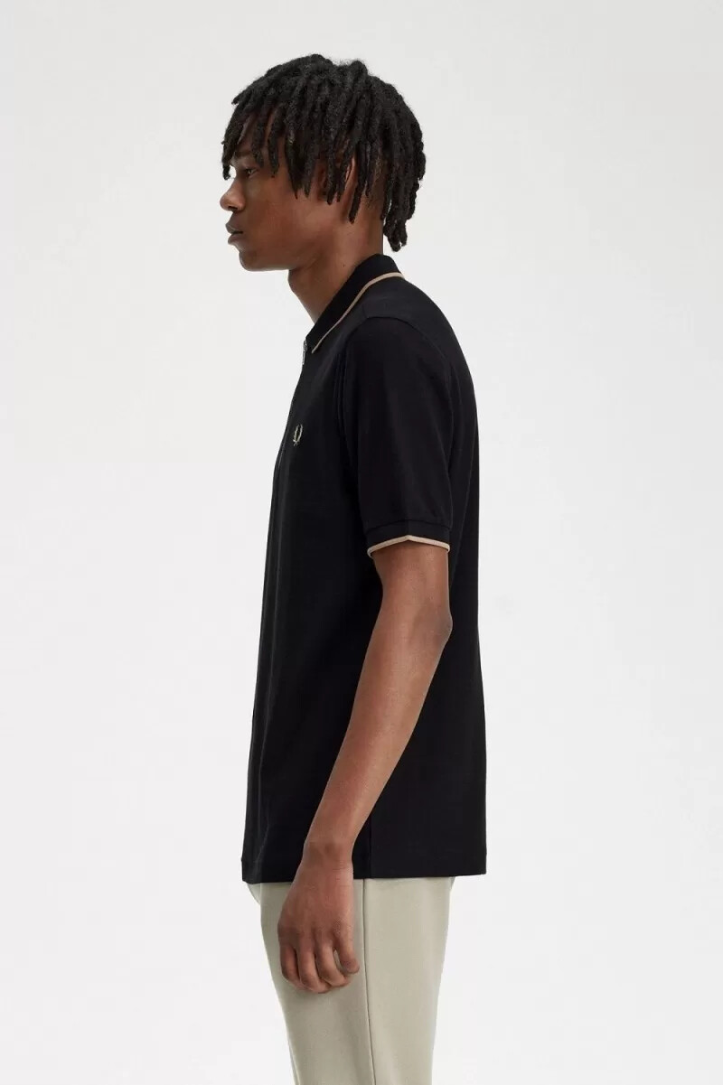 polo fred perry de crepé piqué con cuello con cremallera para hombre color negro
