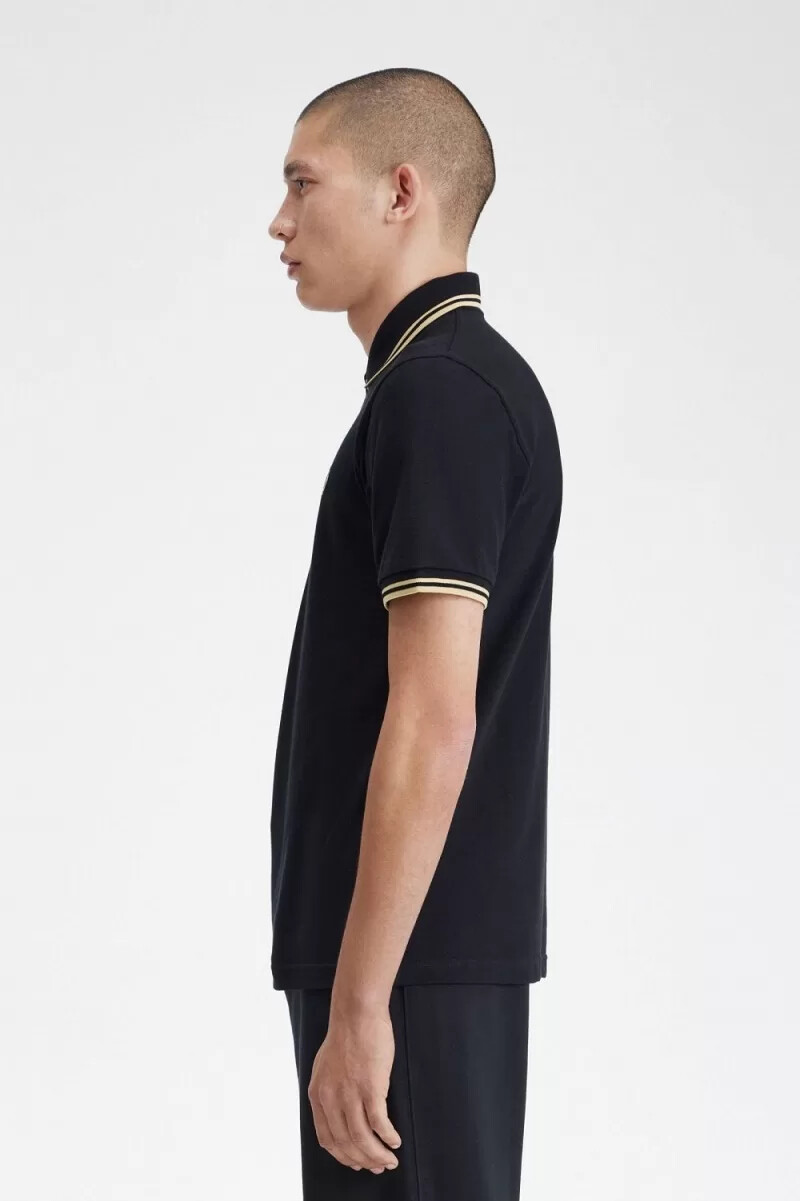 polo fred perry makati m12 para hombre color negro champán