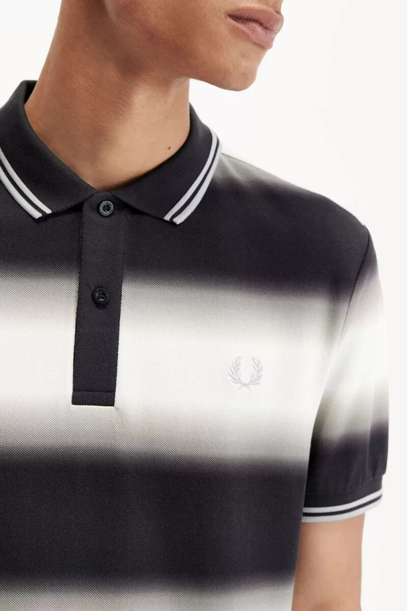 polo fred perry con rayas degradadas para hombre blanco nieve