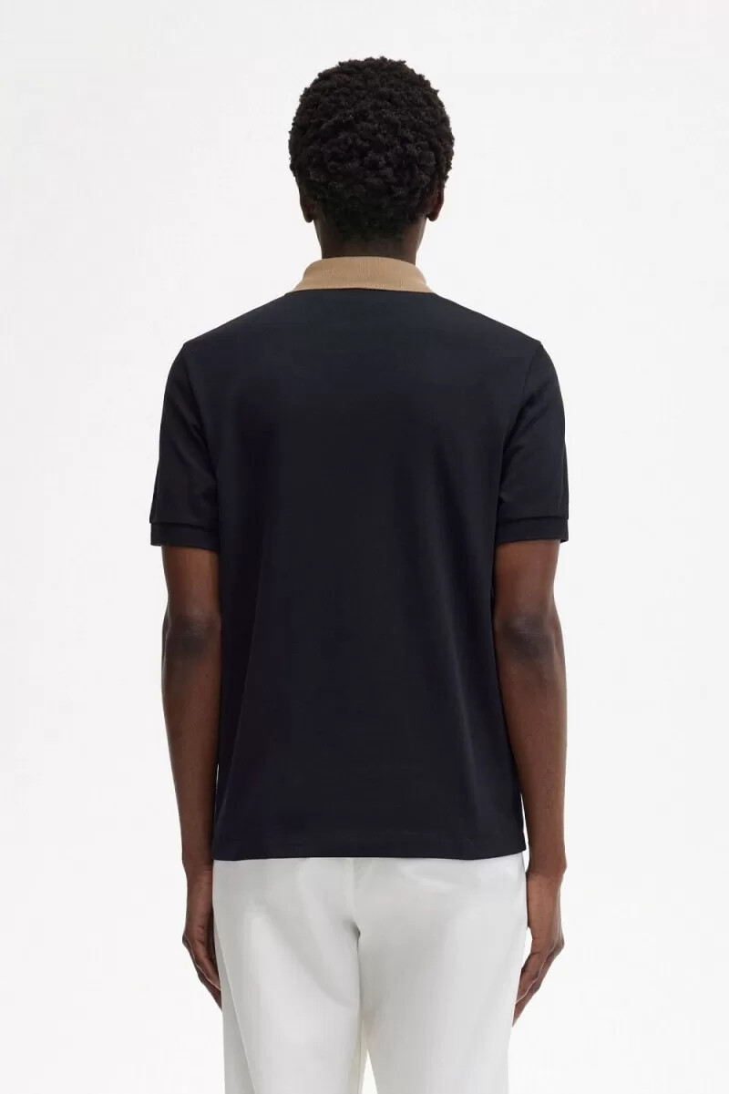 polo fred perry con cuello en contraste para hombre color negro