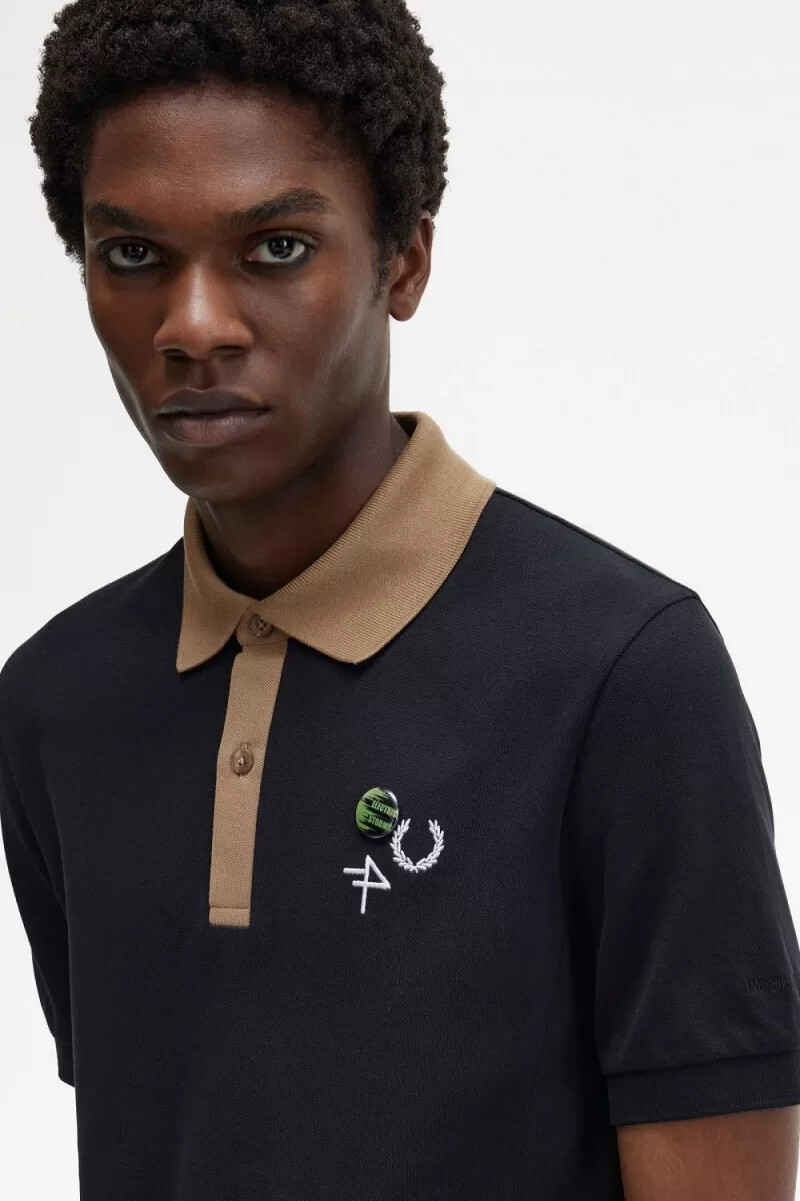 polo fred perry con cuello en contraste para hombre color negro