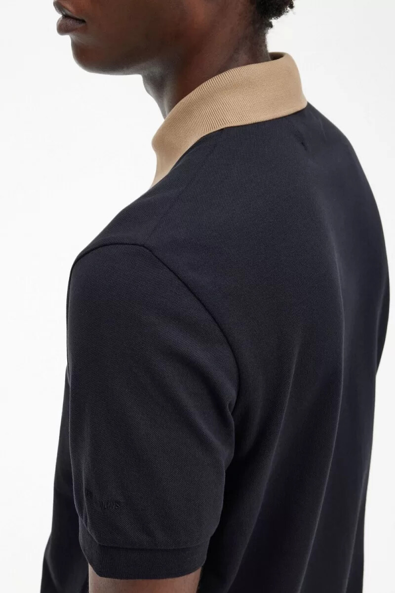 polo fred perry con cuello en contraste para hombre color negro