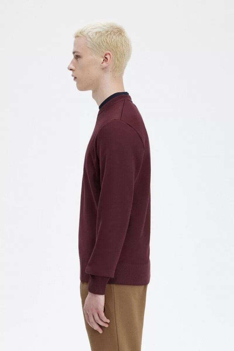 sudadera fred perry bordada para hombre color sangre de buey